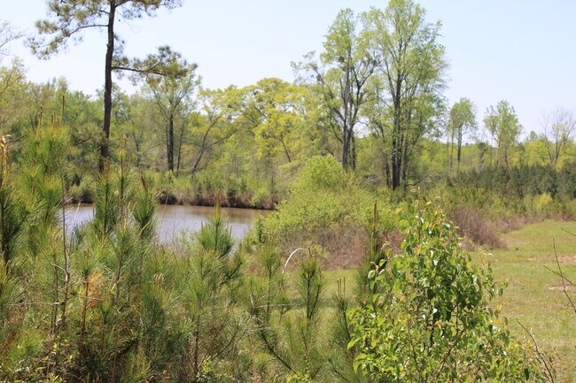 Building Photo - 818 W Grantville Rd