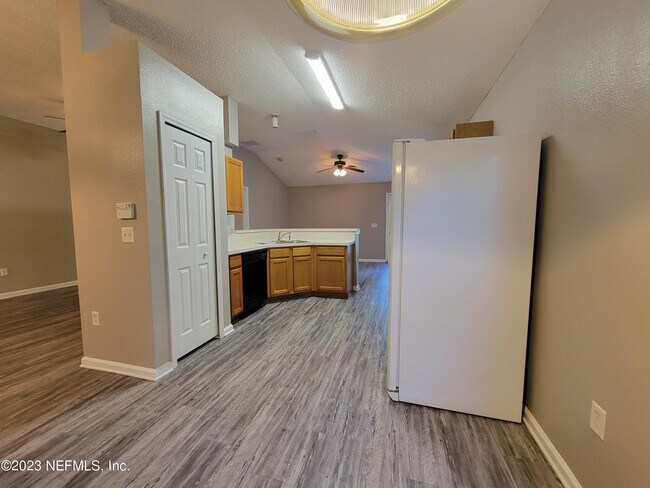 Building Photo - 24 Zoeller Ct