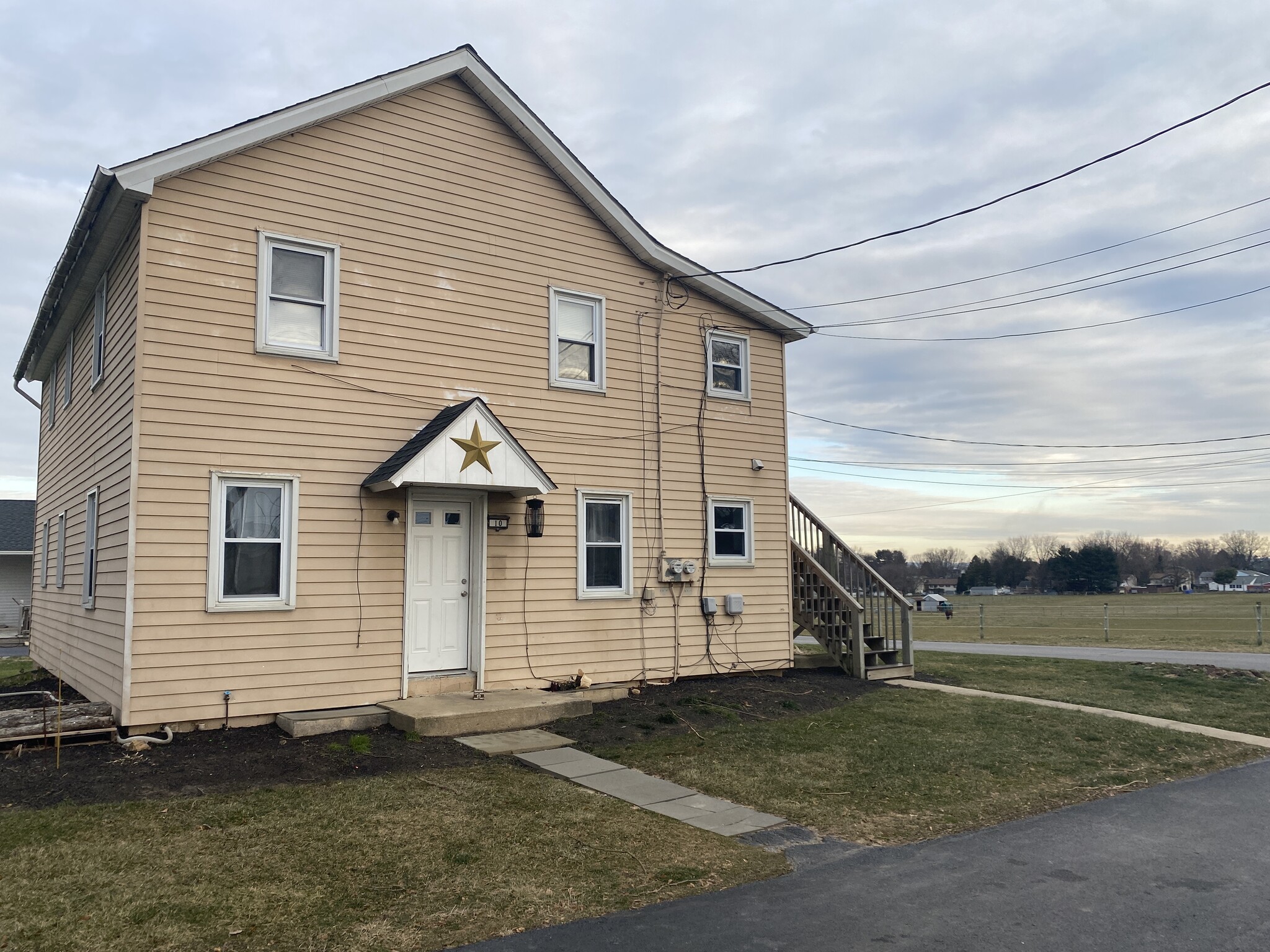 Building Photo - 10 Stoltzfus Ln