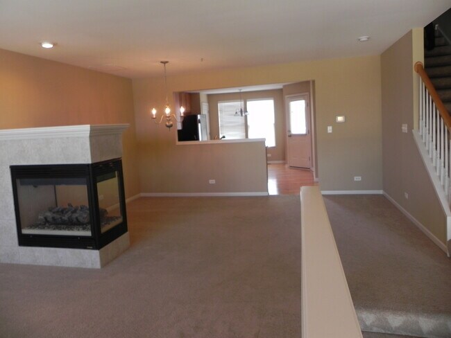 Building Photo - 1137 Reserve Dr