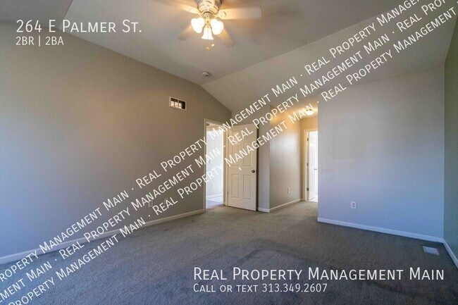 Building Photo - 264 E Palmer St