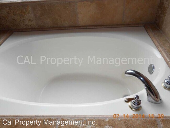 Building Photo - 5 br, 3 bath House - 6 Hidden Creek Circle