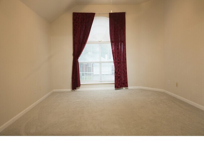 Building Photo - 4325 Palmdale Dr
