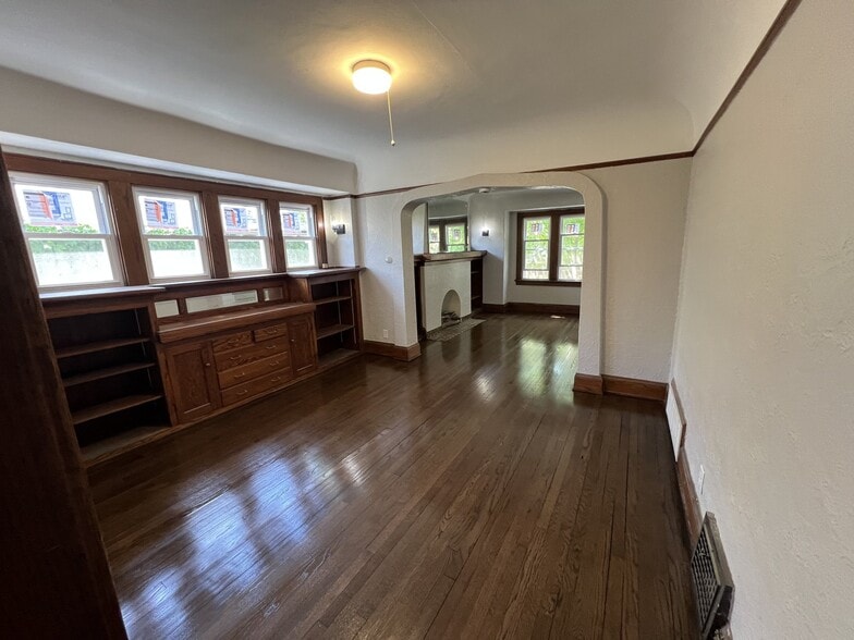 Building Photo - 3232 N 44th St