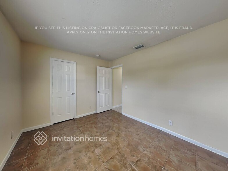 Building Photo - 479 NW 19th Ct