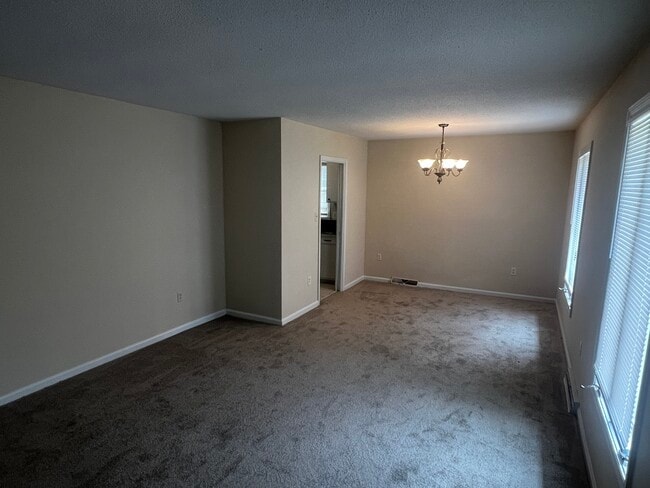 Building Photo - 5934 Bluebonnet Rd