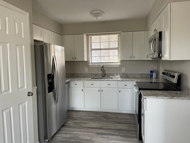 Building Photo - Newly Renovated Home in South Nash!