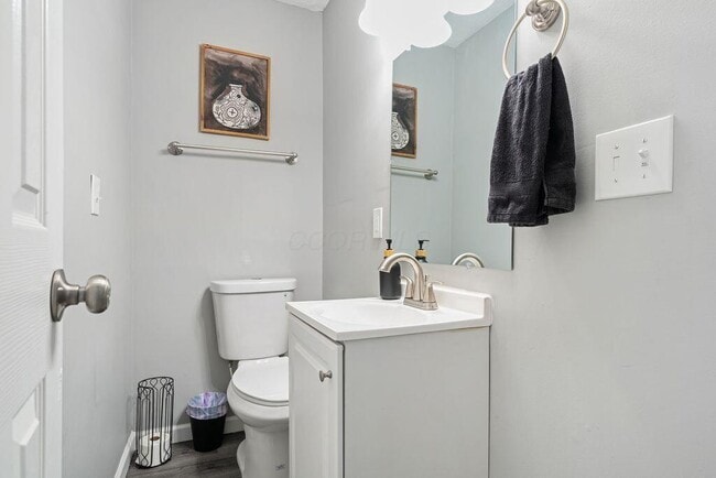 Building Photo - 975 Heyl Ave