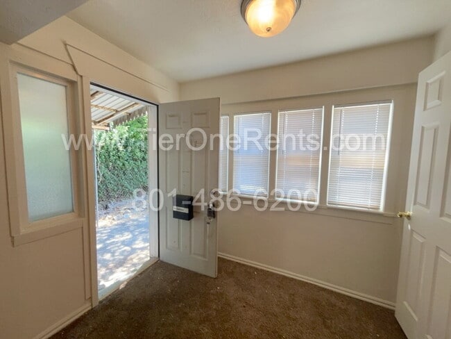 Building Photo - This property offers a NO DEPOSIT option a...