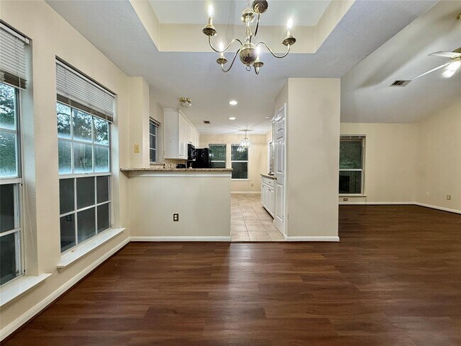 Building Photo - 105 S Spiral Vine Cir