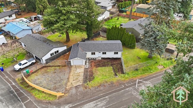 Building Photo - 2004 SE 143rd Ave