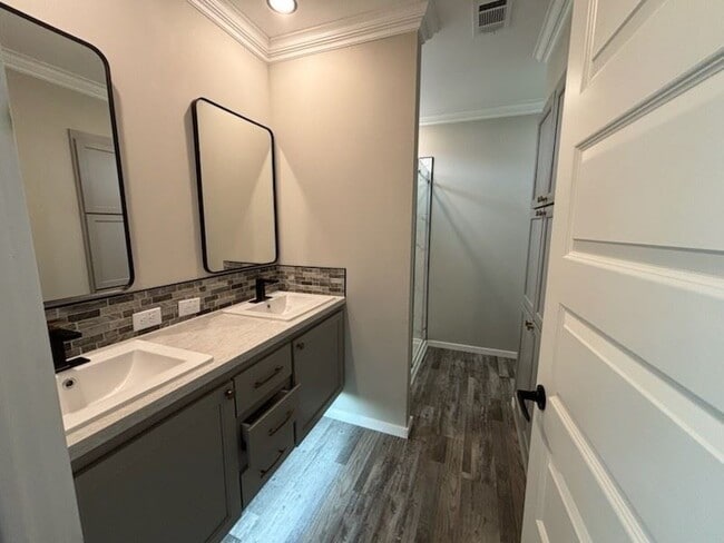 Building Photo - 5033 Coquina Crossing Dr
