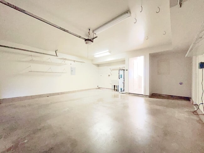 Building Photo - Pet Friendly Kapolei House with A/C