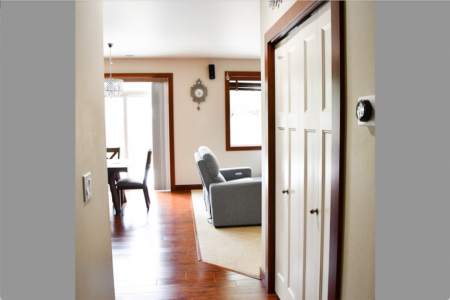Building Photo - Bothell Cul-de-Sac Home