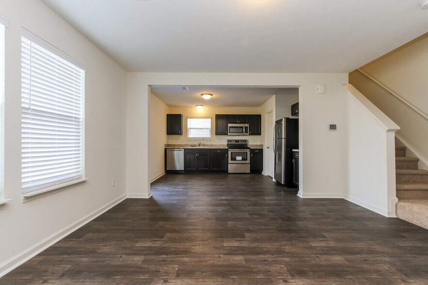 Building Photo - 8104 Grove Berry Way