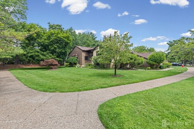 Building Photo - 130 Sayre Dr