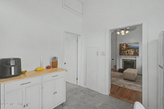 Building Photo - 129 Fayard St