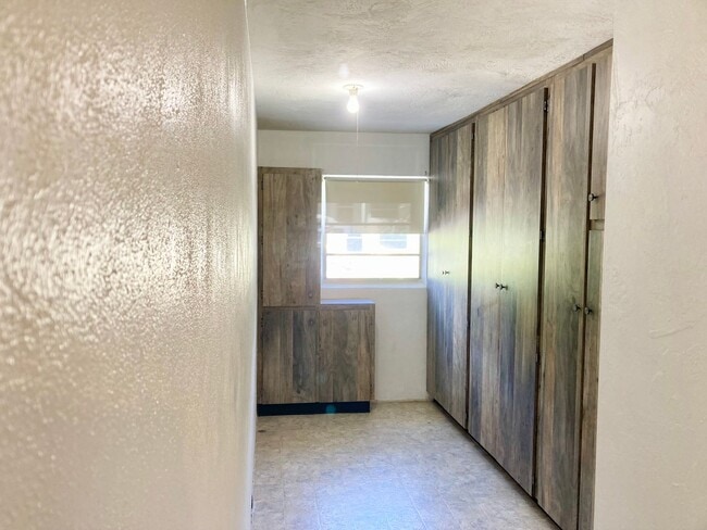 Building Photo - 2 bedroom, 1.5 bath home with carport