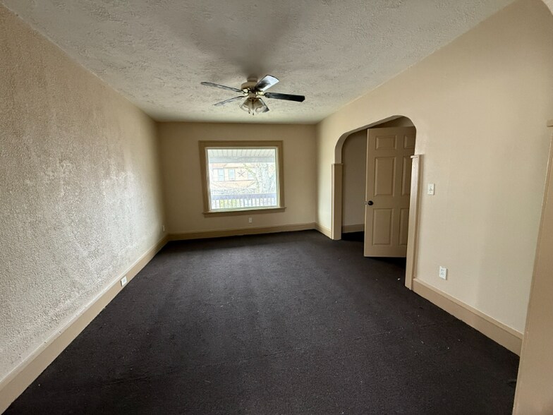 Building Photo - 3147 W 82nd St