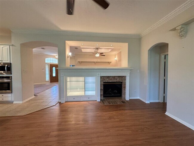 Building Photo - 5822 Pinellas Park Ct