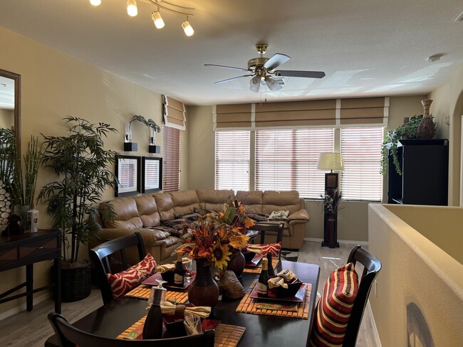 Building Photo - 3975 N Hualapai Way