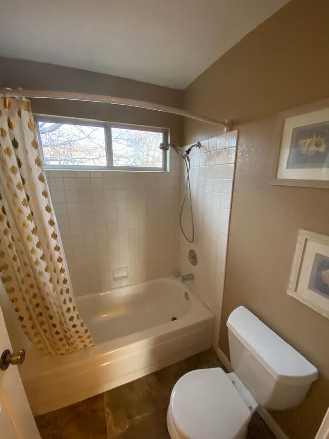 Building Photo - NW Reno - Summit Ridge - 4 Bed 2.5 Bath