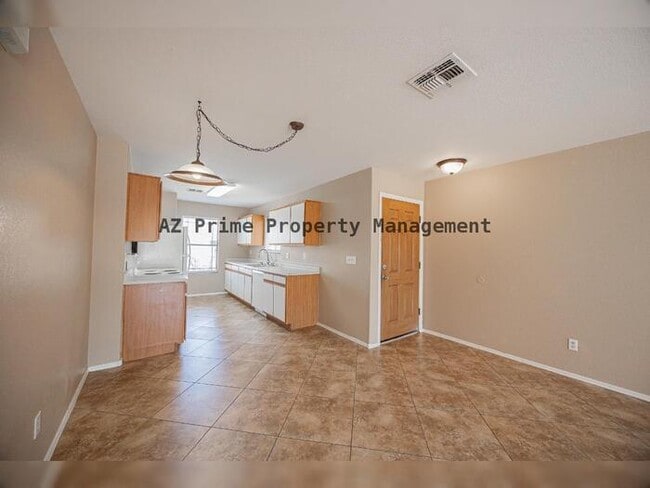 Building Photo - 6413 W Elwood St