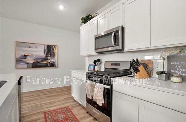 Building Photo - 4435 W Canyon Run Dr