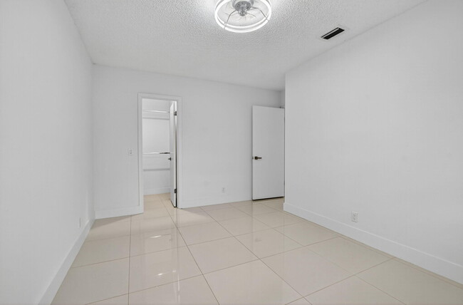 Building Photo - 488 NW 13th St