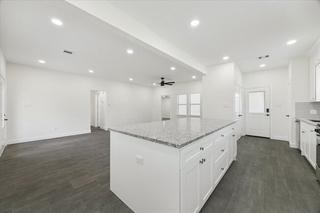 Building Photo - 30731 Martens Rd