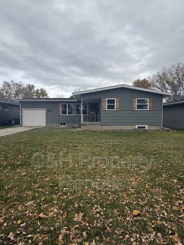 Primary Photo - 915 Avenue F