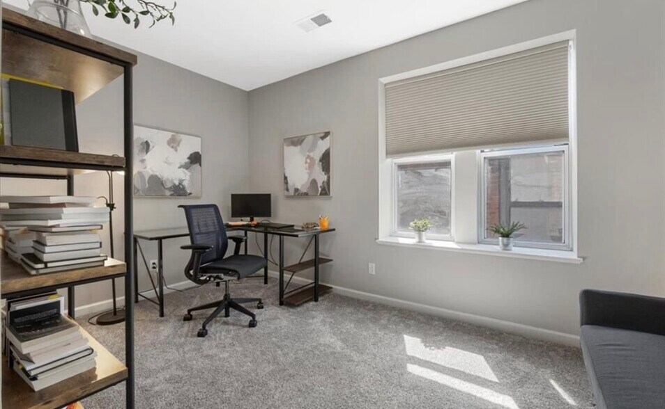 Building Photo - 3618 McRee Ave