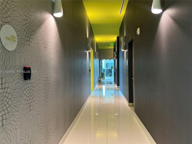 Building Photo - 501 NE 31st St