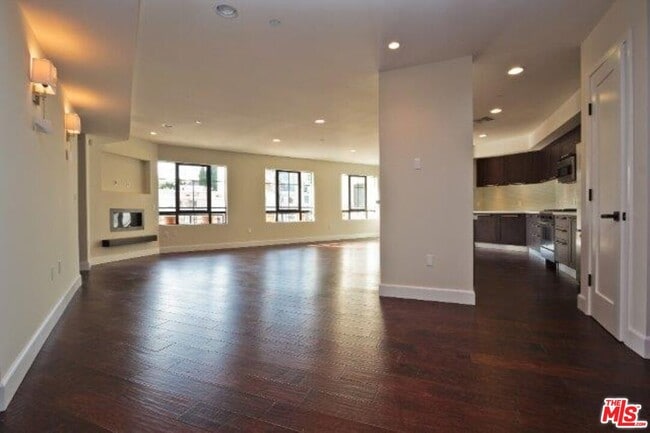 Building Photo - 1636 S Beverly Glen Blvd