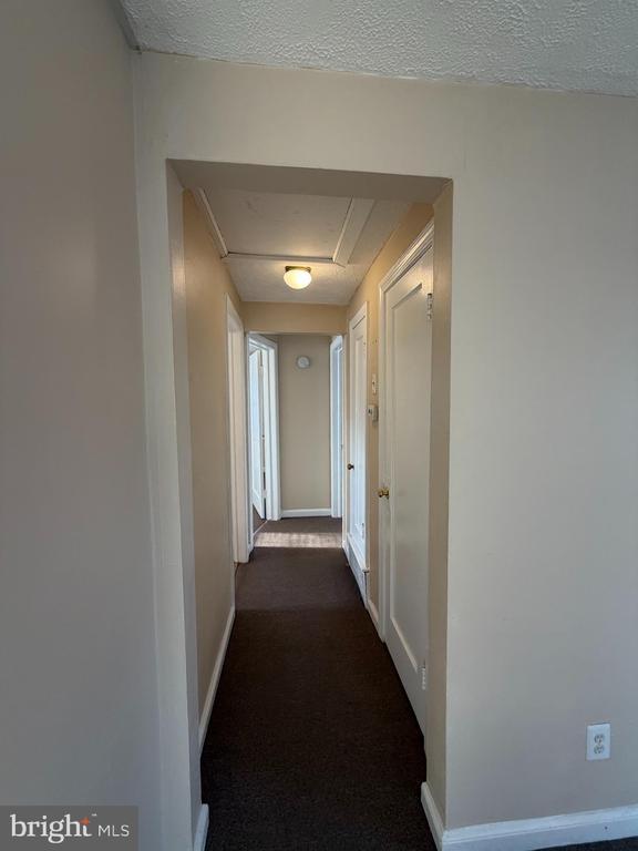 Building Photo - 973 S Olden Ave