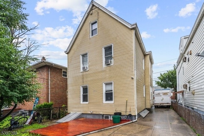 Building Photo - 105 Van Riper Ave