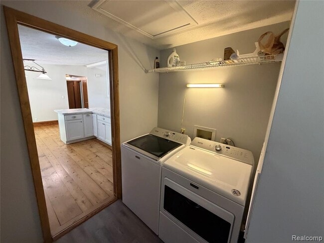 Building Photo - 8427 Carols Dr