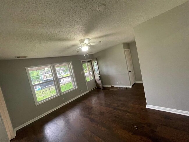 Building Photo - 6110 Sherwood Dr