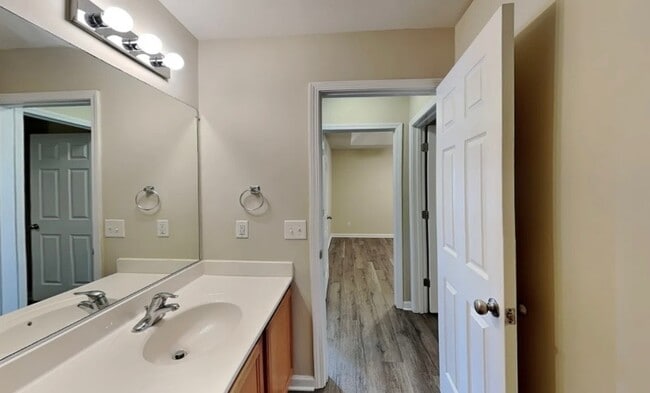 Building Photo - 437 Ruby Oaks Ln