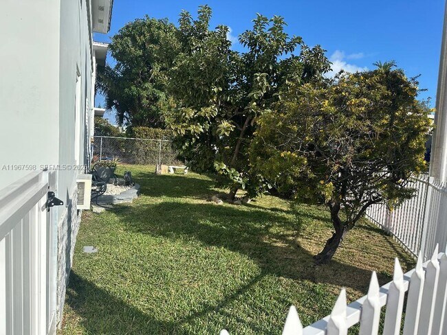 Building Photo - 7115 Rue Granville