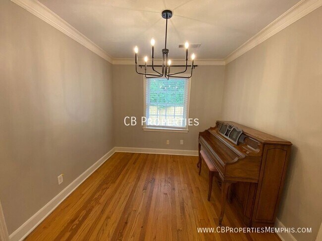 Building Photo - 907 Echles St