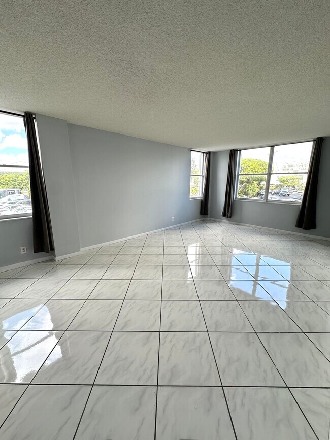 Building Photo - 1801 S Flagler Dr