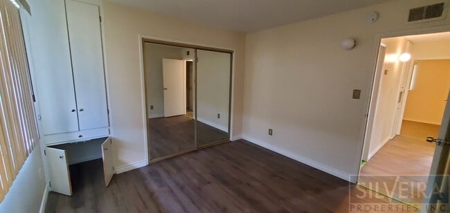 Building Photo - 3 bed, 1.5 bath home available!