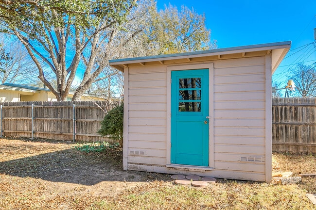 Building Photo - 2755 Rice Ave