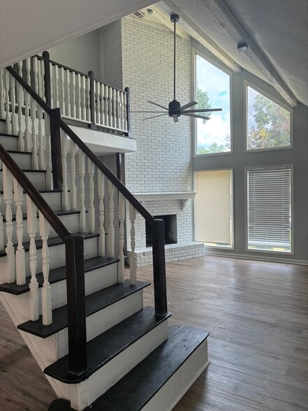 Building Photo - 3829 Northview Dr