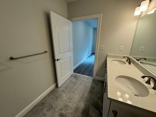 Building Photo - 320 Middlesex Ave