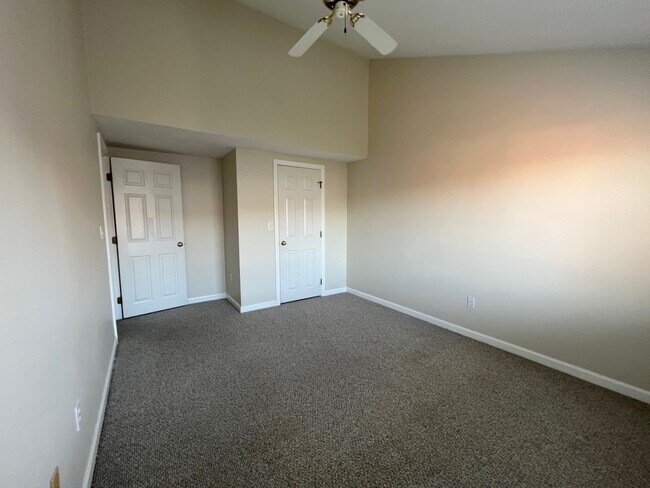 Building Photo - 360 Littleton Rd