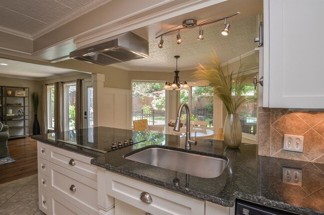 Building Photo - 615 Whitehurst Ct
