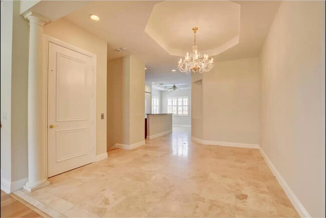 Building Photo - 545 NE 69th Cir