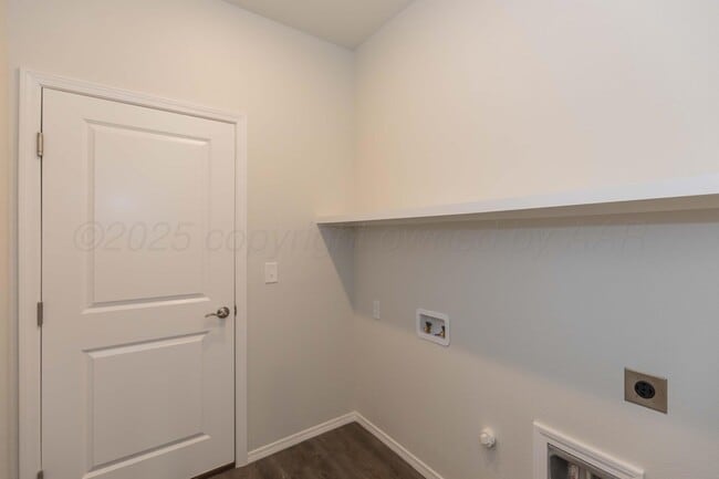 Building Photo - 7511 Beck Dr